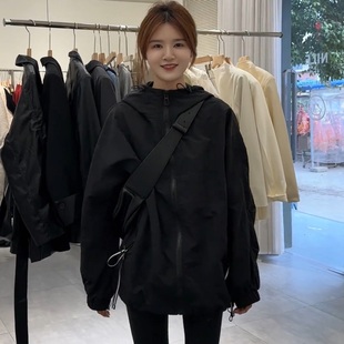 短款 2024韩系流行洋气爆款 上衣 新款 黑色冲锋衣外套女小个子春秋装