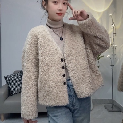 秋冬皮毛一体短款V领加厚皮草羊剪绒外套女轻奢气质休闲减龄上衣