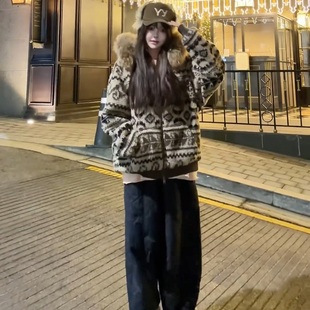 小个子巨好看费尔岛复古连帽秋冬2025款棕色羊羔绒毛领加厚外套女