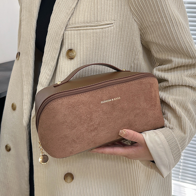 沐雨丹收纳高级感化妆包