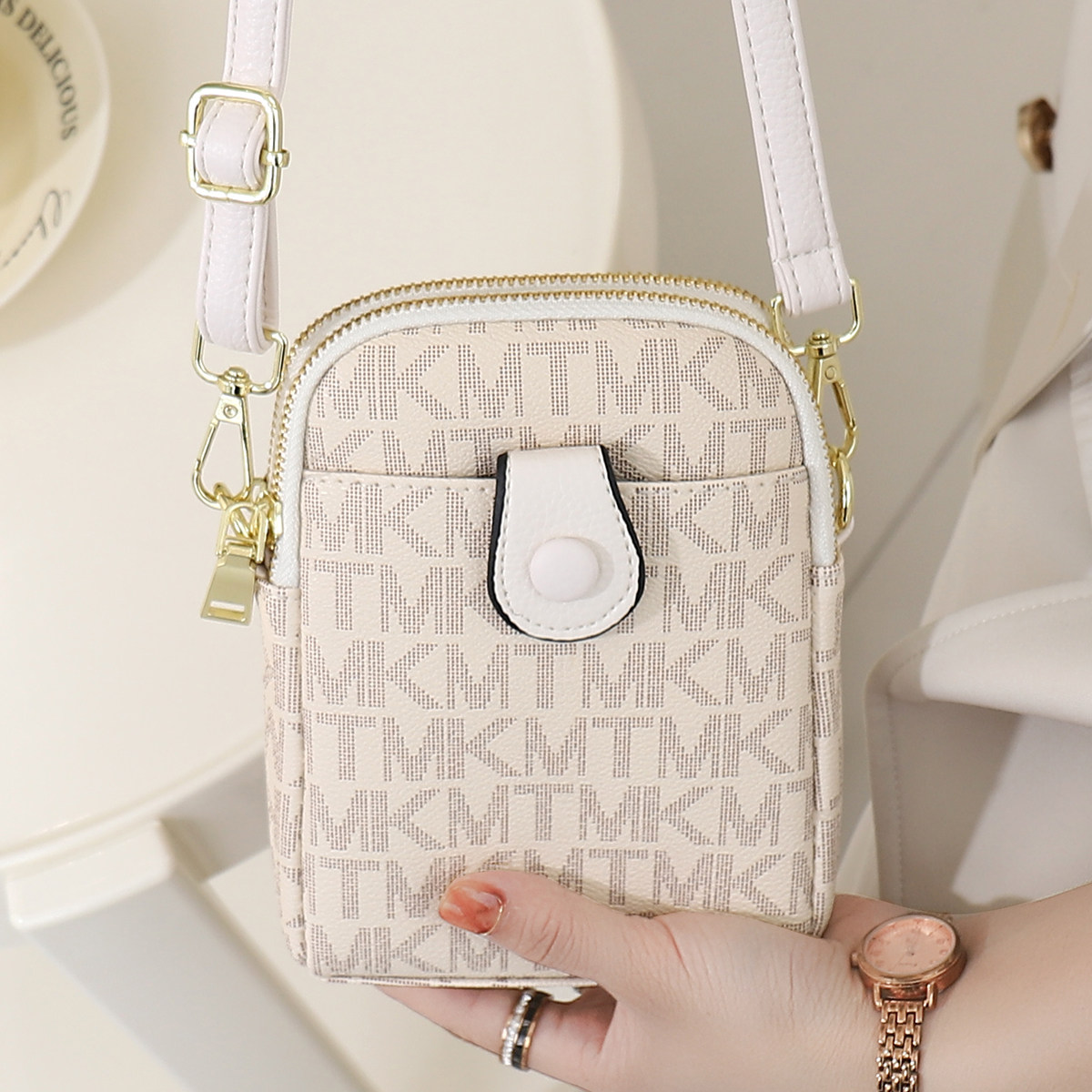 手机包女斜挎2026新款高级感迷你小包包小巧轻便小挎包春夏小包包