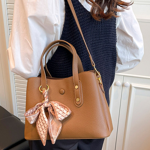 2025新款韩版时尚大容量水桶包