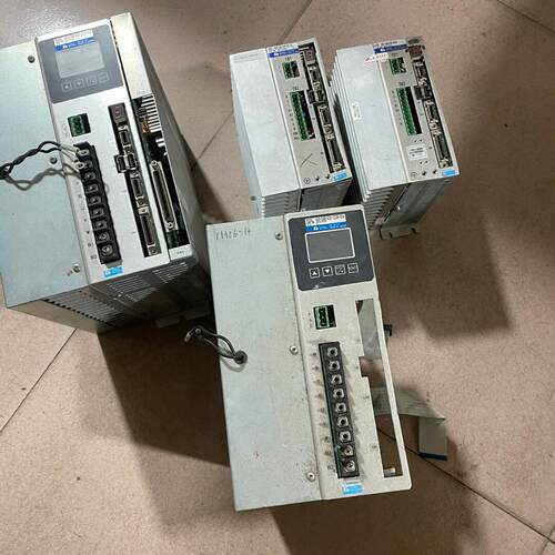 议价NCR-CAB1A2B-222B-S 伺服驱动器 工业自动化控制模块维修