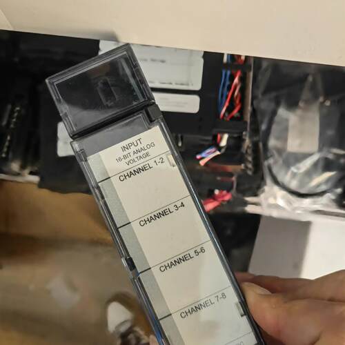 议价HE693ADC816 16位8通道电压模拟量输入工控模块维修