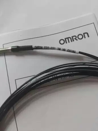 全新欧姆龙E32-C31/E32-ZC31 2M同轴M3漫反射型耐高温光纤传感器