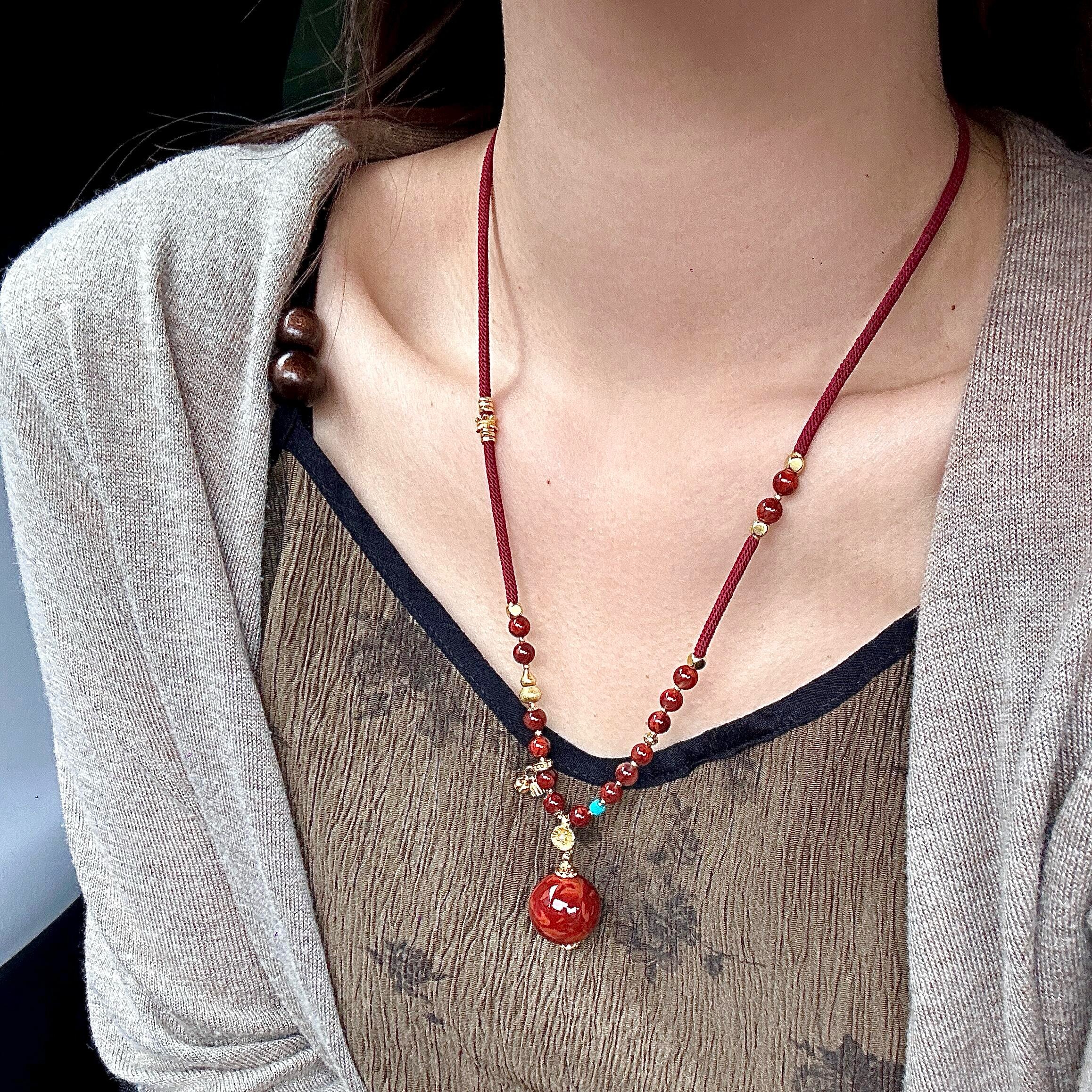 秋冬天然南红玛瑙火焰红大颗粒转运珠吊坠编织绳毛衣链本命年挂件