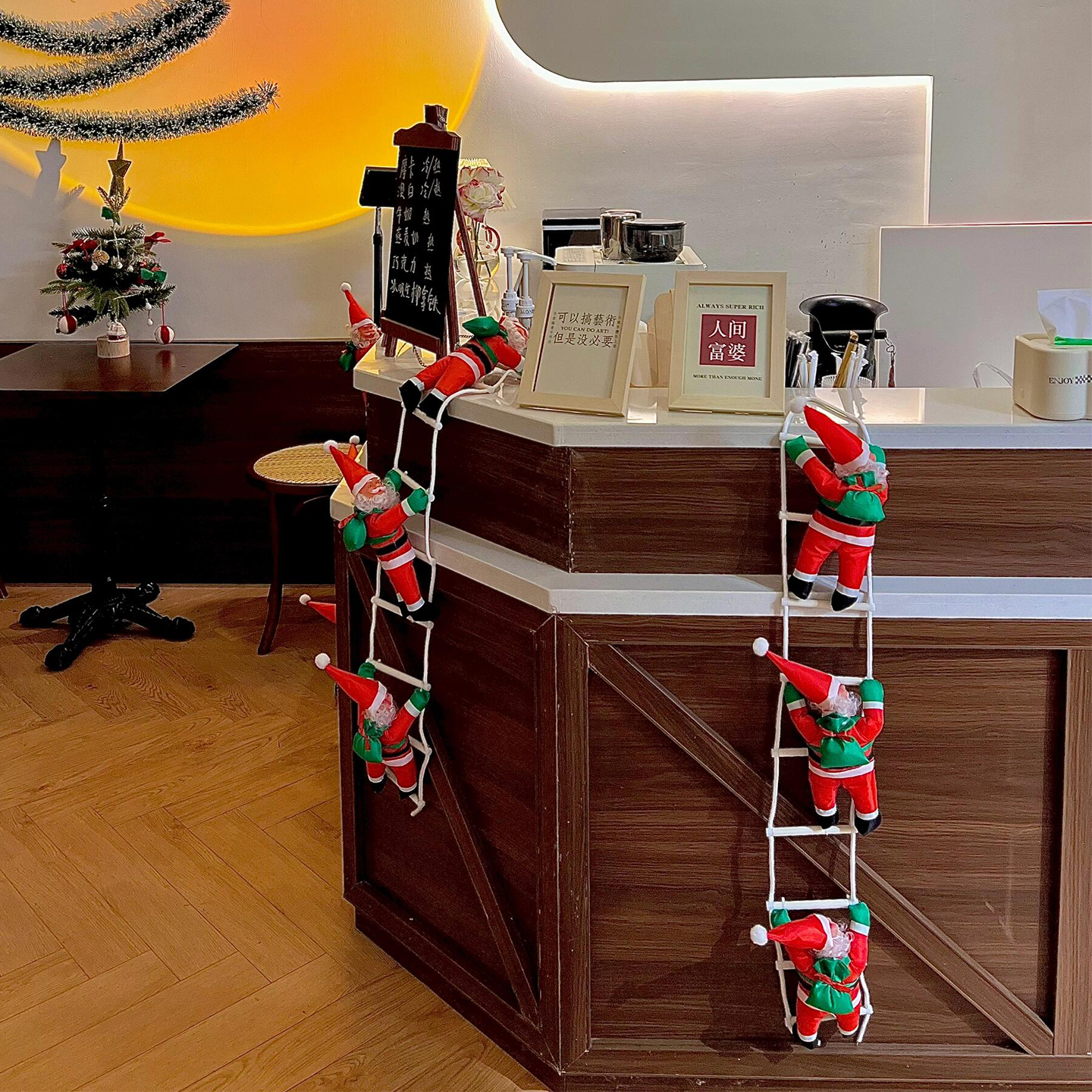 圣诞老人爬梯圣诞节店铺柜台氛围感装饰摆件家用客厅节日场景布置