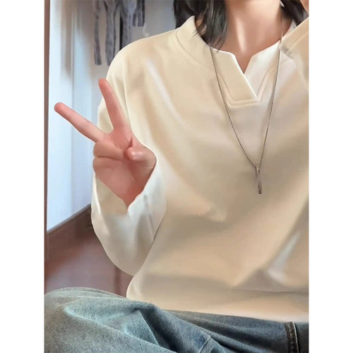 颖膝美式白色v领德绒打底衫男款