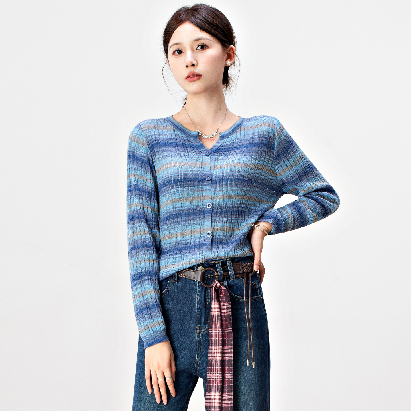 时尚洋气质减龄独特肌理感衬衫女秋季2025新款弹力显瘦条纹针织衫