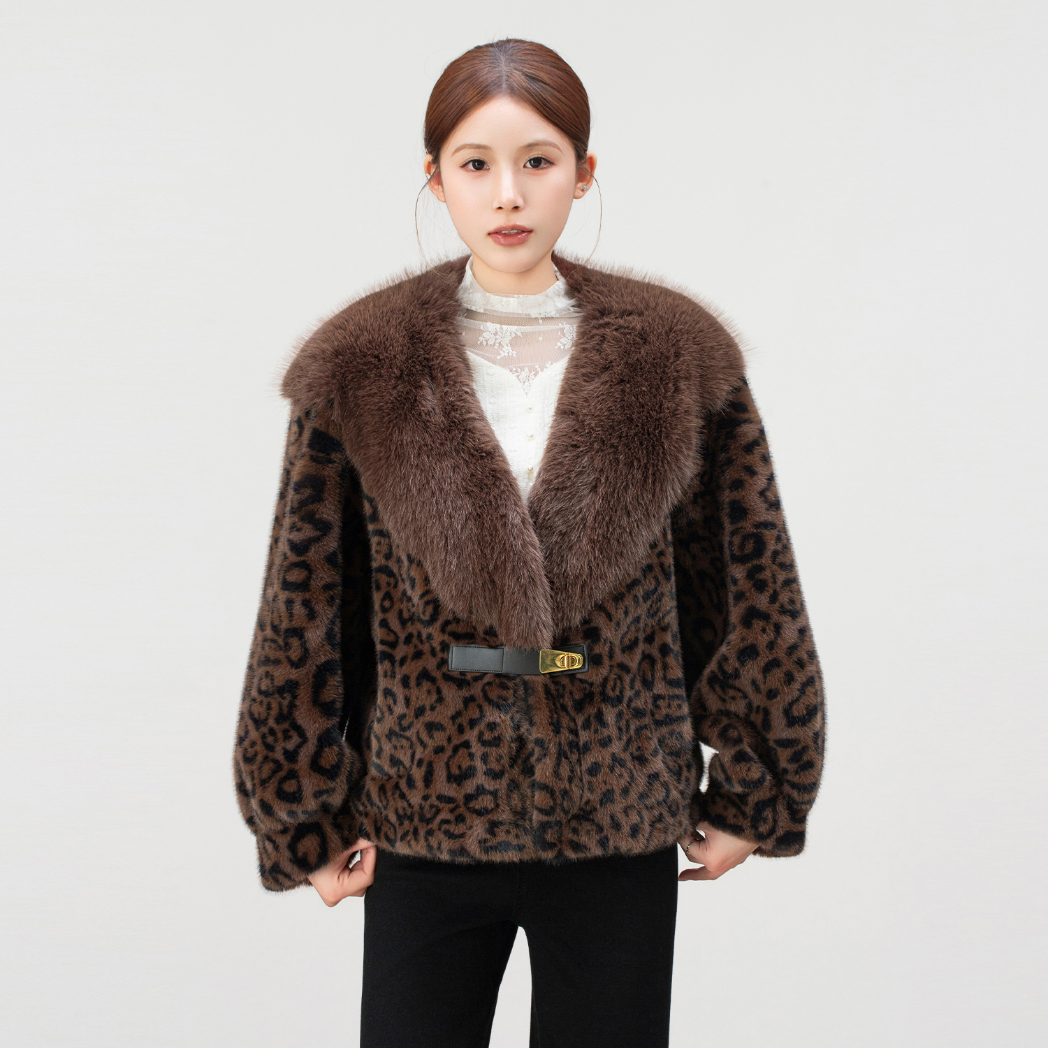 轻奢豹纹毛领金貂绒外套短款女冬季2025新款洋气减龄收腰毛绒外套
