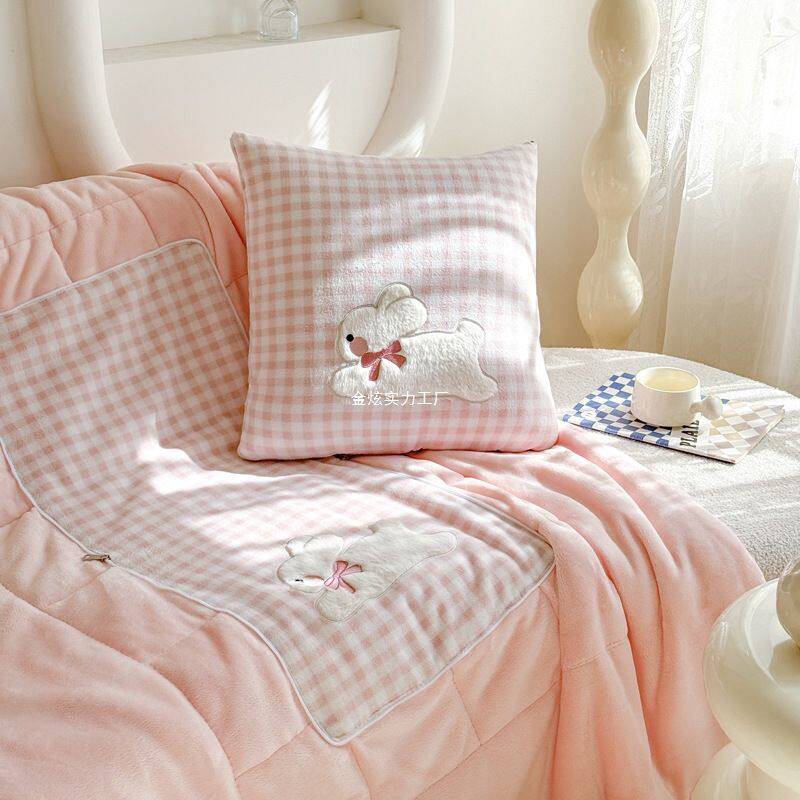 办公室折叠车载毯子午睡兔子二合一加厚汽车靠枕抱枕被子两用枕头