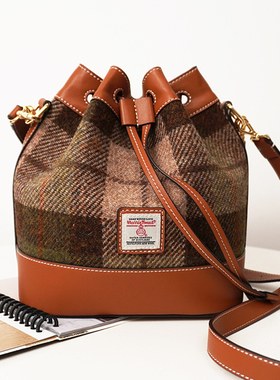 Harris tweed抽绳斜挎水桶包高级感小众女式束口斜挎大容量通勤