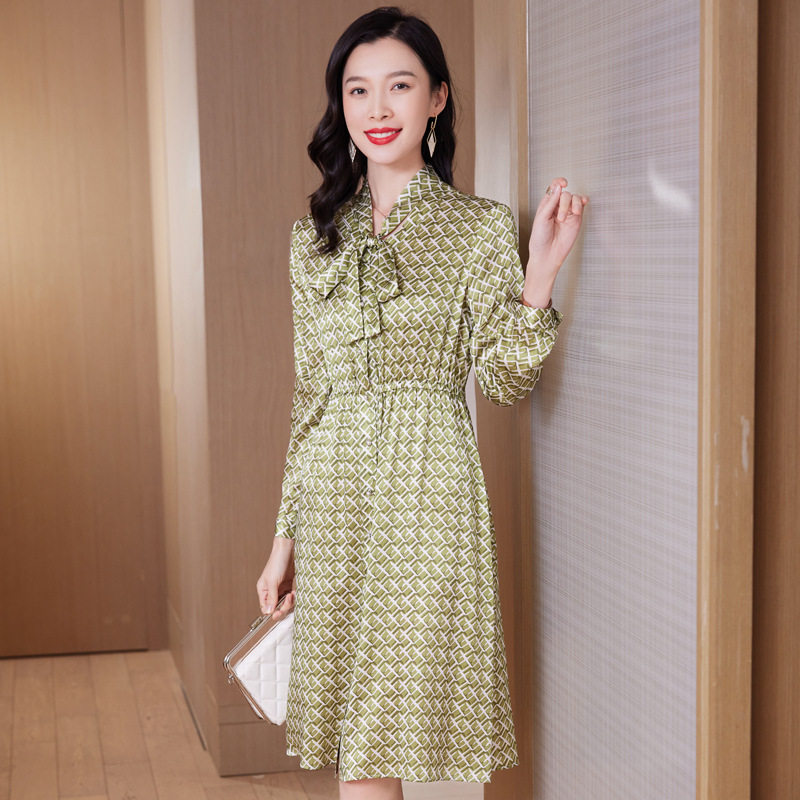 9501长袖立领碎花连衣裙春装2023年新款女装蝴蝶结轻熟中长款裙子