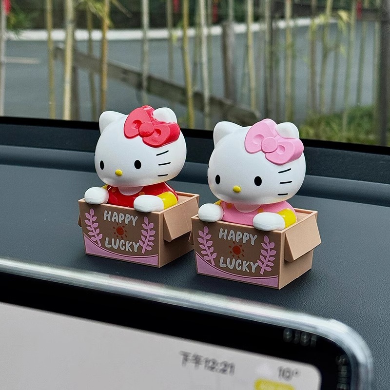 HelloKitty汽车装饰摆件摇头太阳能车载玩具仪表台女士车内饰时尚