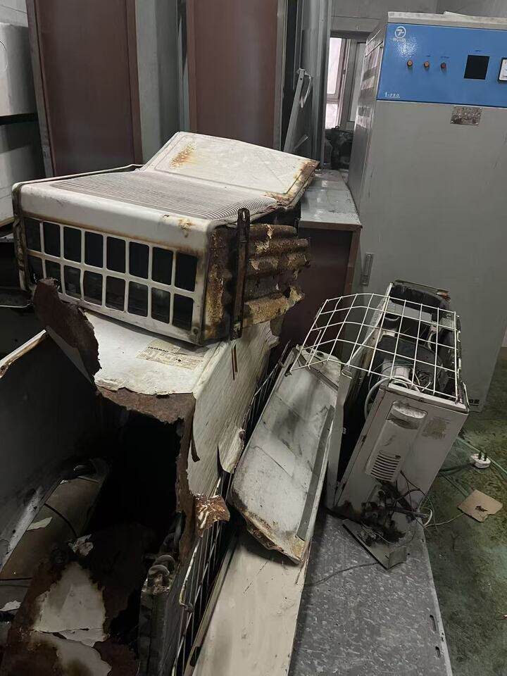 3月11日镇江江苏大学附属医院的一批废旧空调、文件柜等通用设备（共计32台/件）处置公开竞价网络拍卖公告