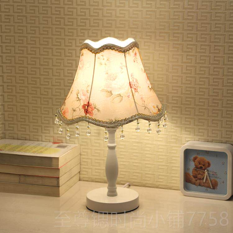 正品欧式台灯卧室性装饰婚个房温馨小台现灯创意代调光节能led床