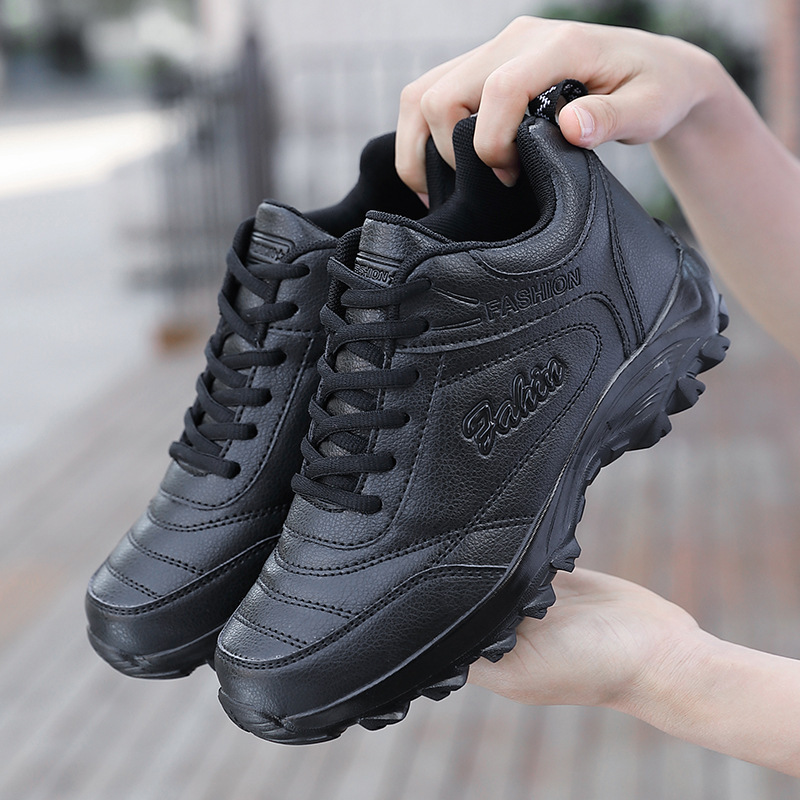 中老年人健步鞋女软底防滑皮面防水舒适轻便妈妈鞋运动保暖厚棉鞋