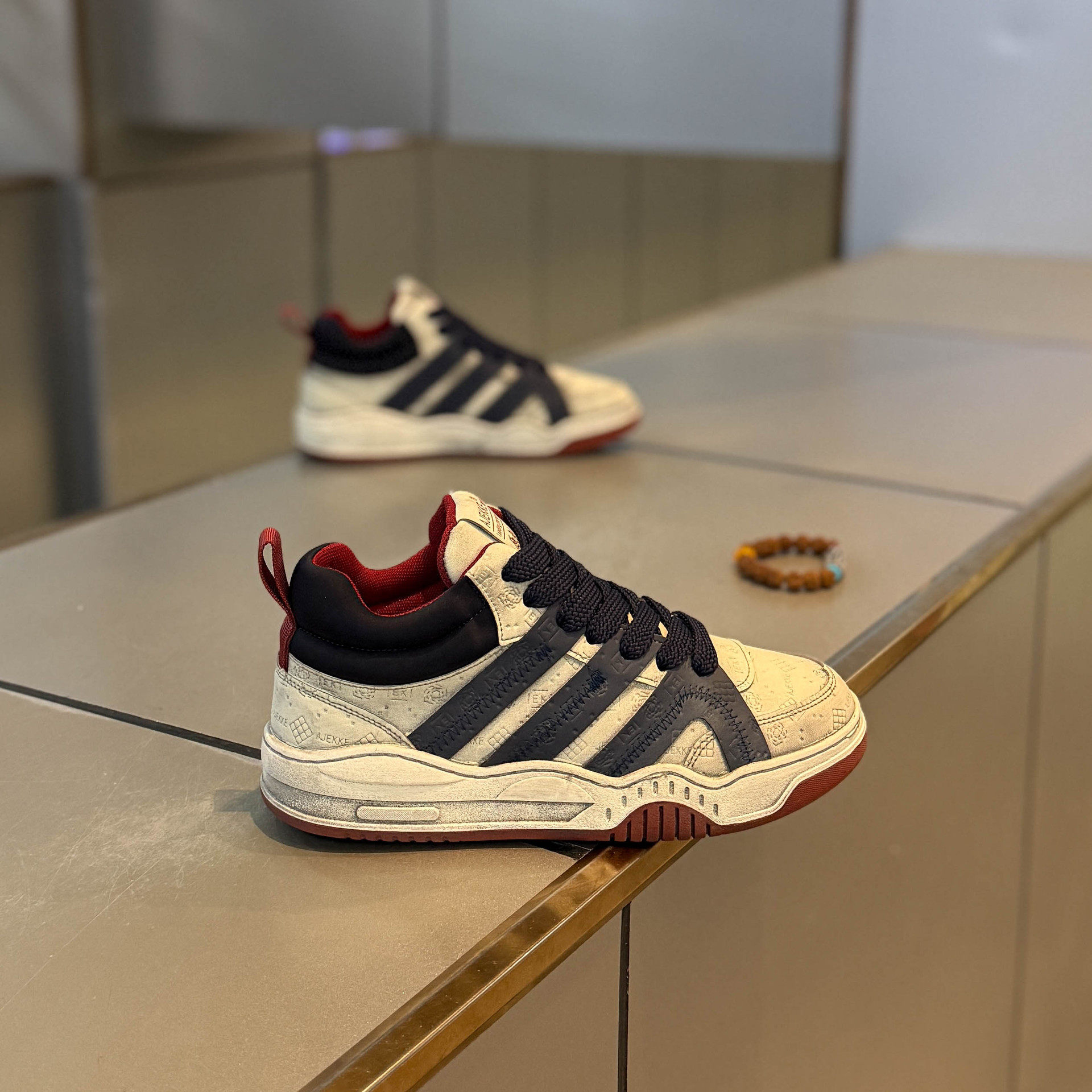 拼色时尚休闲百搭潮款男士鞋子轻奢设计感日常小众潮流流行男鞋潮