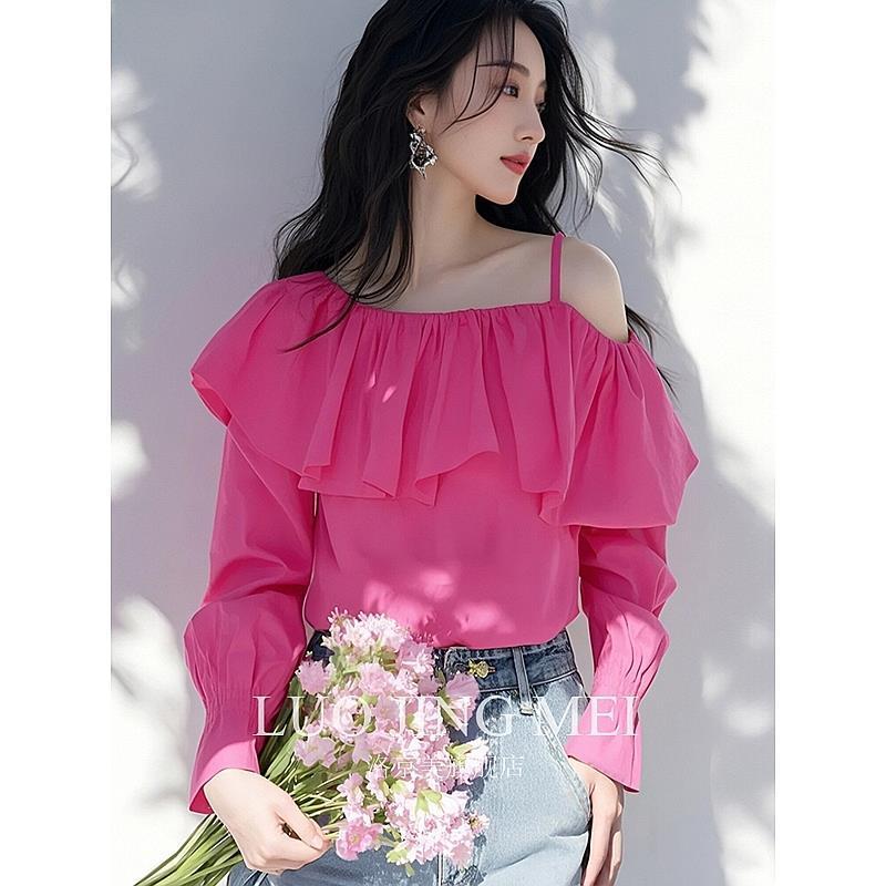 今年流行漂亮独特绝美小上衣时髦小姨风穿搭玫红色荷叶边露肩衬衫