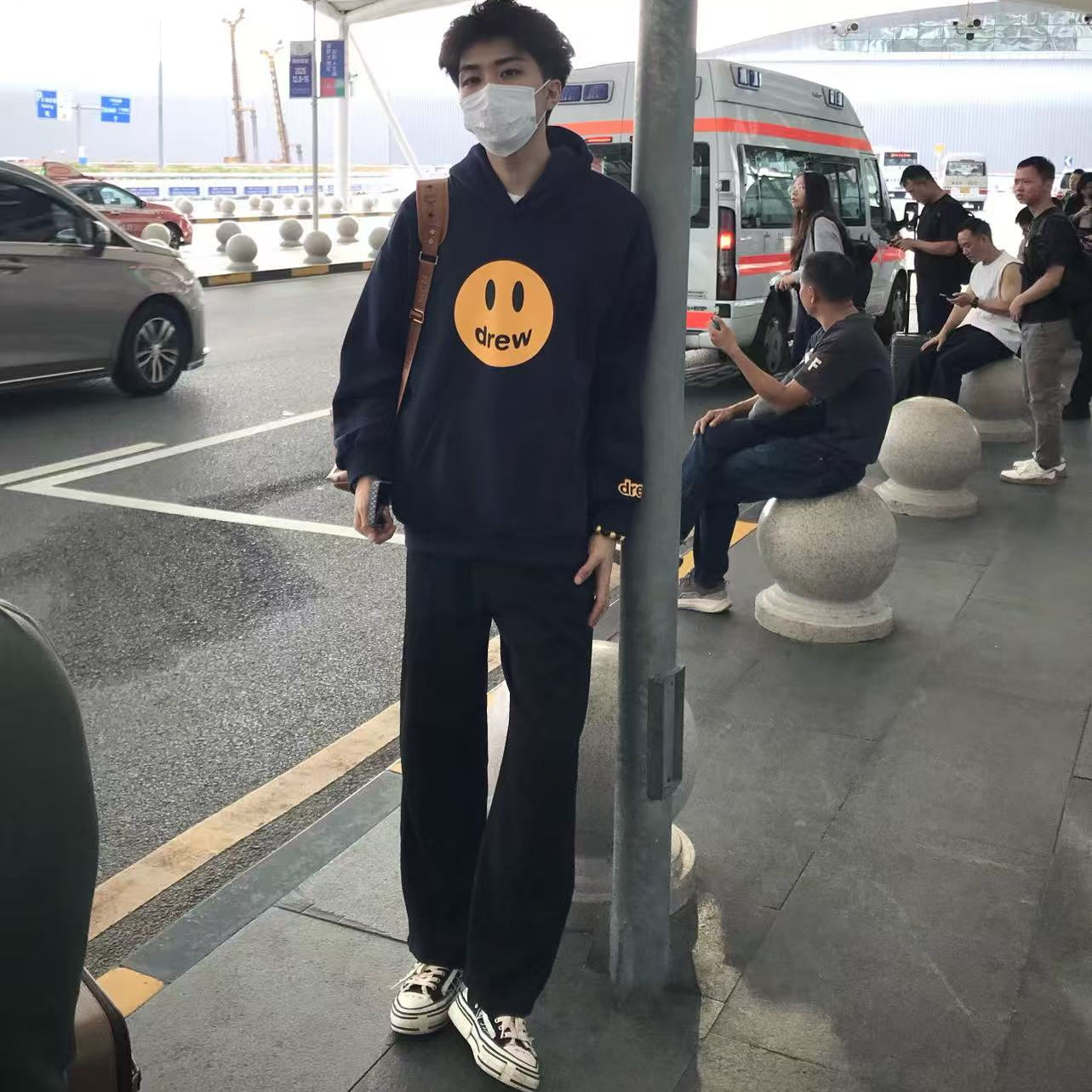 港风青年通勤潮流秋冬长裤西裤百搭宽松直筒休闲裤黑学生情侣男