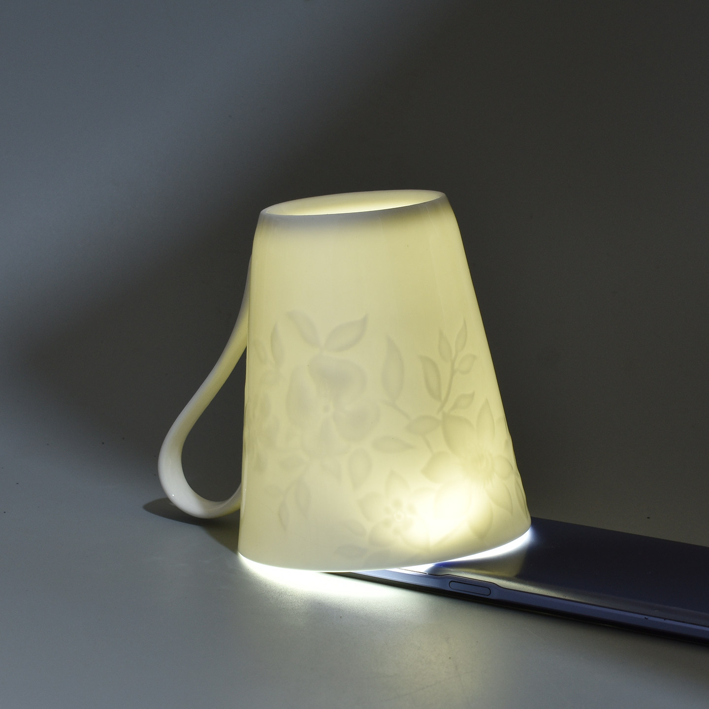 骨瓷浮雕花V杯白色植物花卉马克杯单耳把手茶杯西餐红茶杯单杯