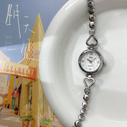 手表女学生ins风小众简约气质初高中学生小表盘手链女表2026新款