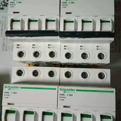 售前询价可维修断路器 ic65L 3P 20A共4只，32A议价