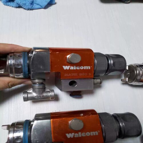 售前询价康耐视DM152S读码器，成色如图，，共10个，价格是单~詢
