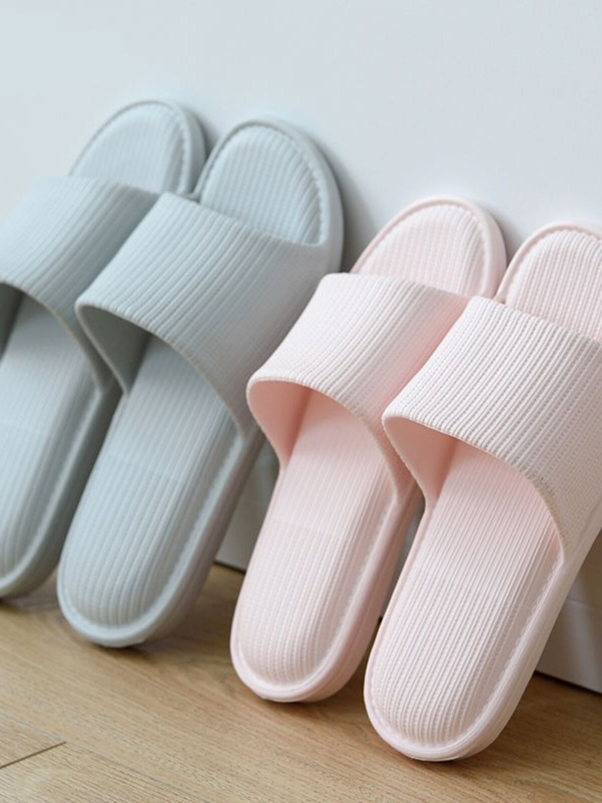2024 여성을위한 새로운 일본식 슬리퍼 여름 홈 실내 침묵 욕실 목욕 커플 두꺼운 밑창 여성의 간단한 샌들