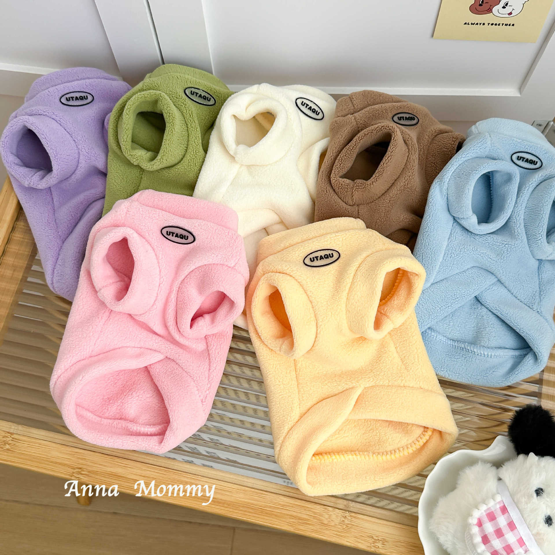 狗狗衣服秋冬款背心多巴胺保暖双面绒两脚衣宠物猫咪小型犬比熊