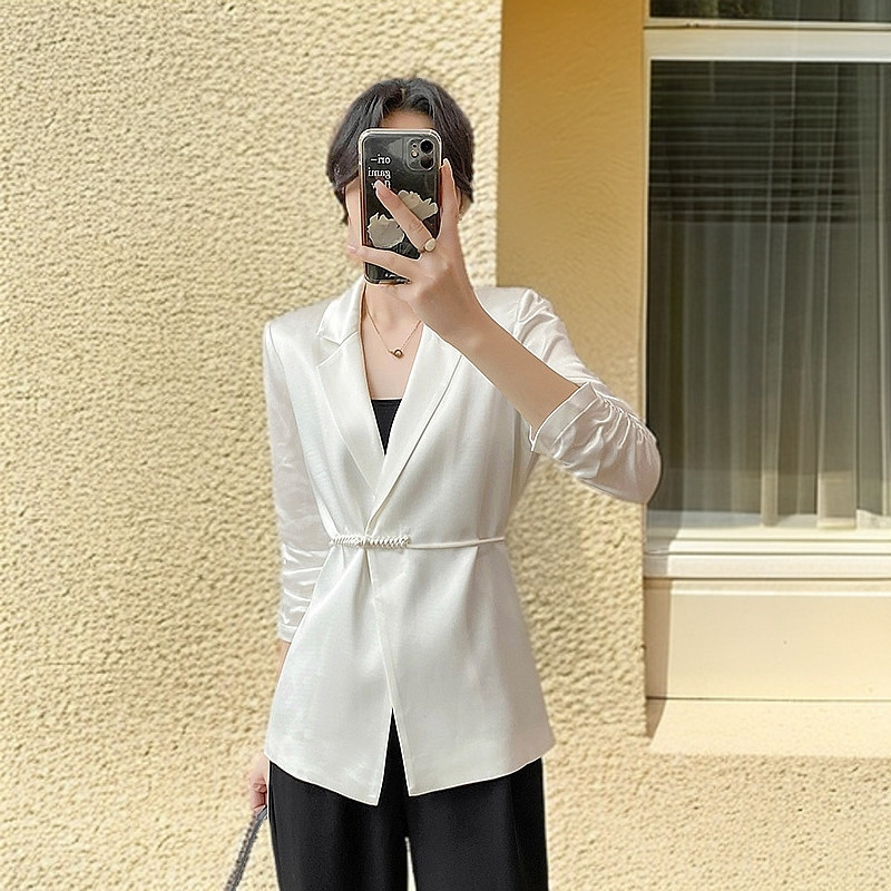 2025新款春夏新中式白色西服一粒扣修身收腰盘扣醋酸西装女气质