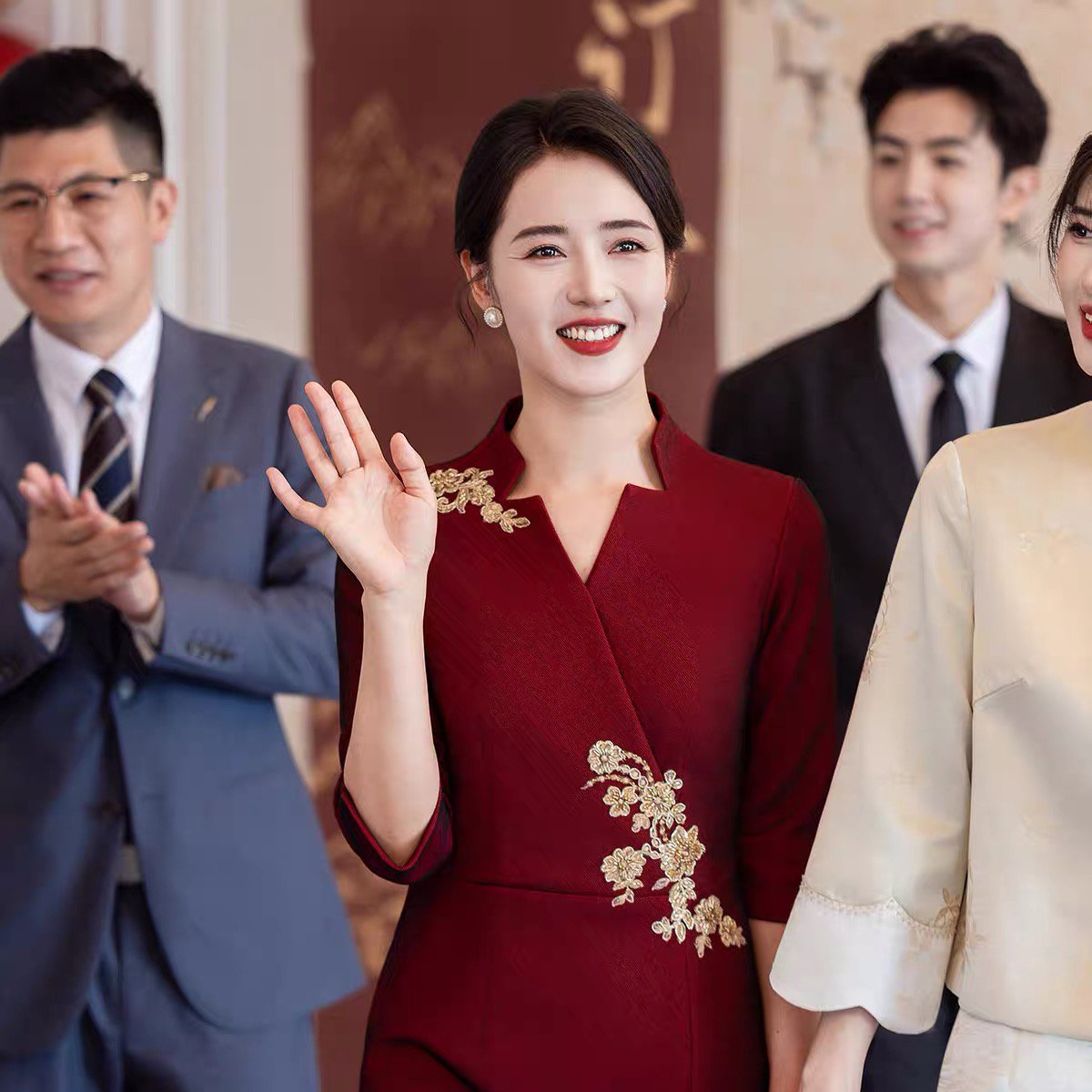 喜婆婆婚礼服2026新款红色年轻妈妈装结婚新中式旗袍秋冬礼服衣裙