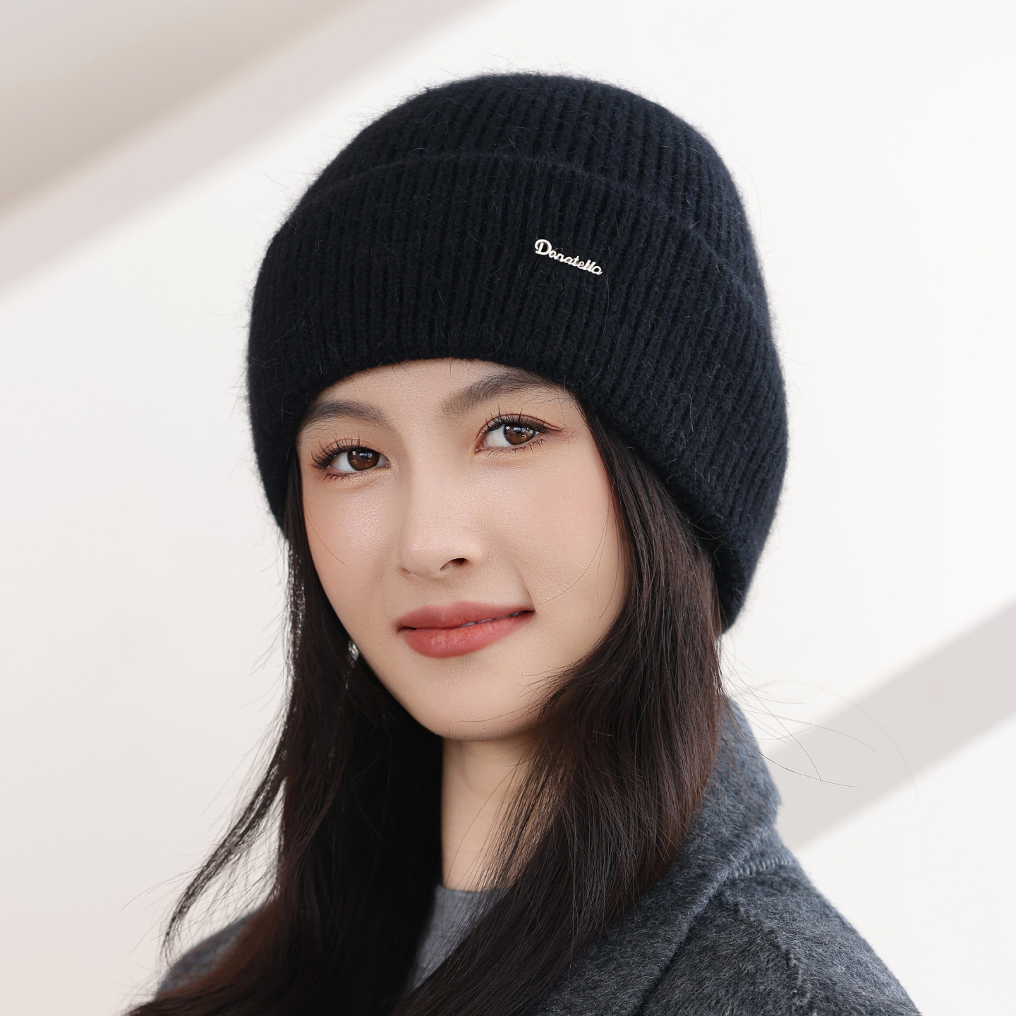 女士2025新款冬兔毛毛线混纺帽子