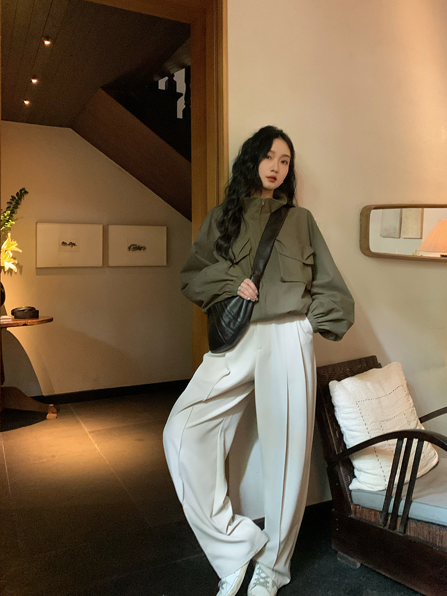 任小艺大口袋bf风休闲工装短外套女春秋季2023新款棒球服夹克上衣