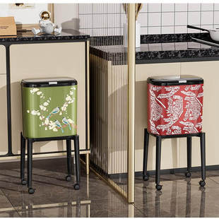 2026新款轻奢带脚垃圾桶家用厨房高脚可移动垃圾桶大容量免弯腰