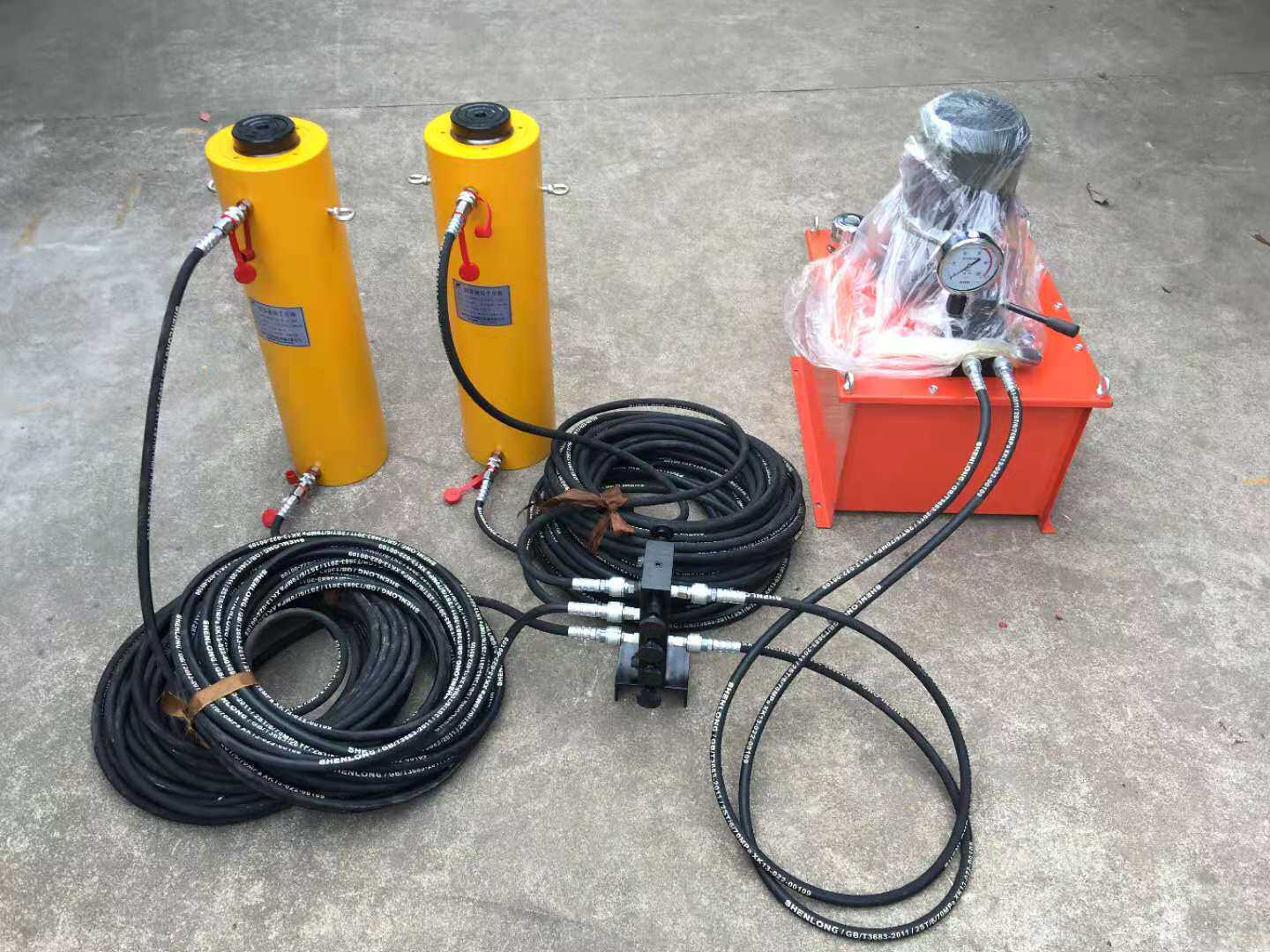 100吨双作用千斤顶电动同步液压千斤顶大吨位液压千斤顶