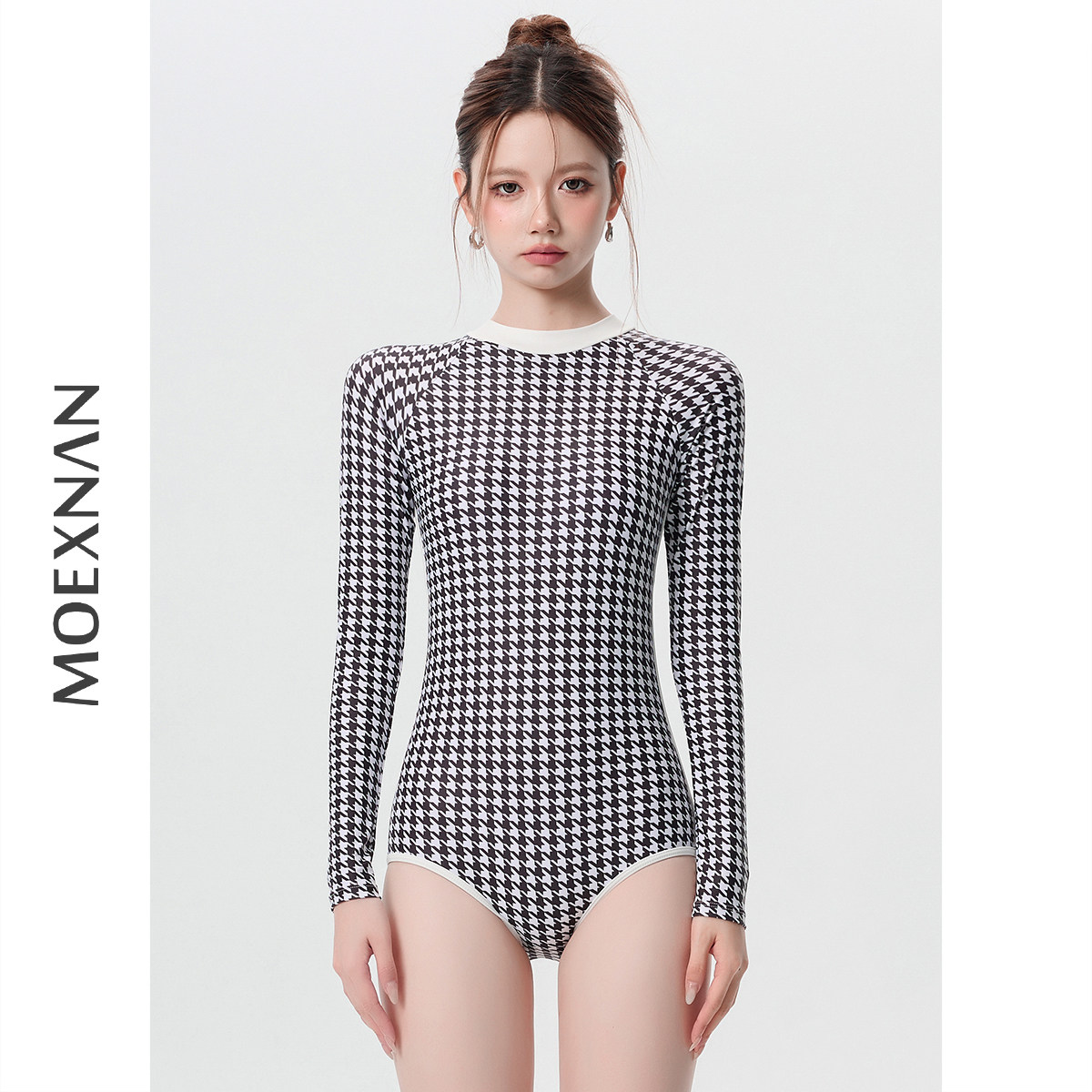 新款黑色性感连体长袖泳衣女小胸遮肚显瘦保守遮肉学生泡温泉泳装