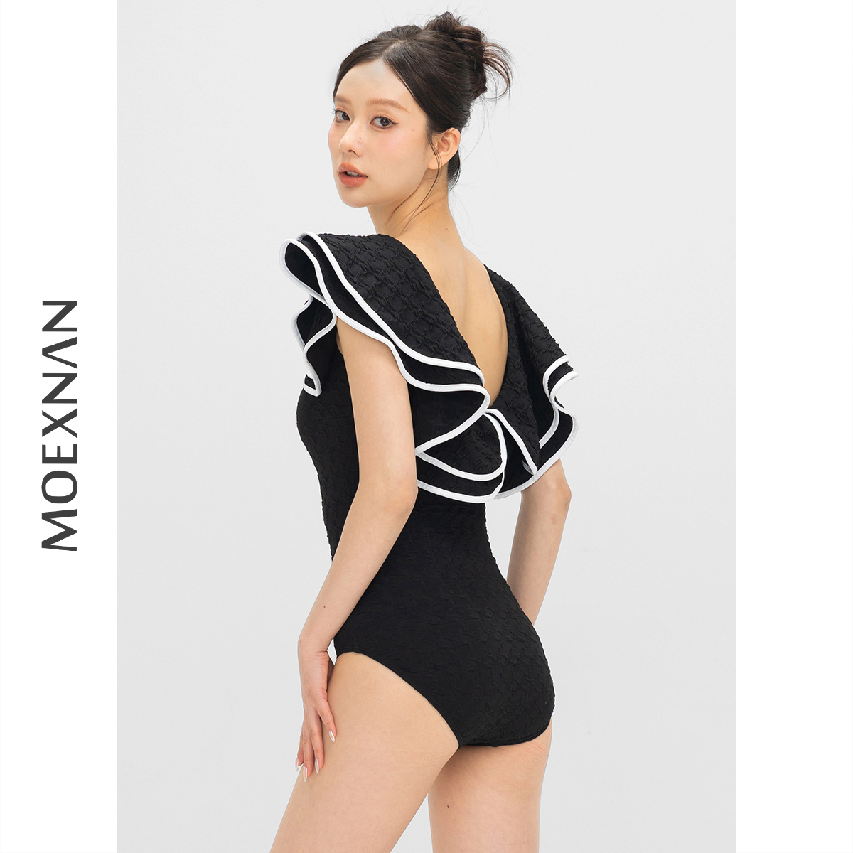 新款黑色性感荷叶边连体泳衣女小胸保守度假学生遮肚显瘦温泉泳装