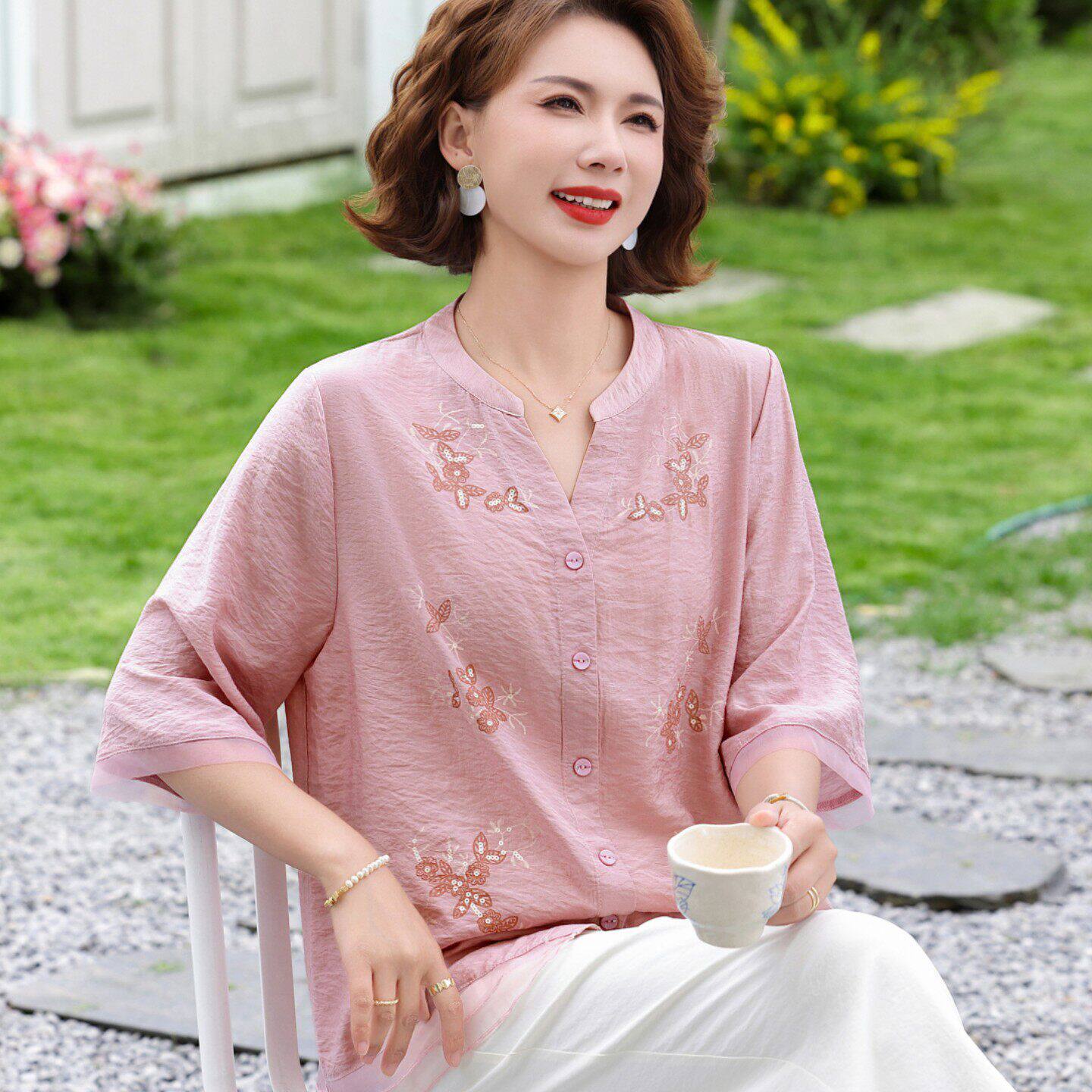 妈妈夏季套装洋气棉麻国风小衫2026新款中老年女装时尚衬衫薄上衣
