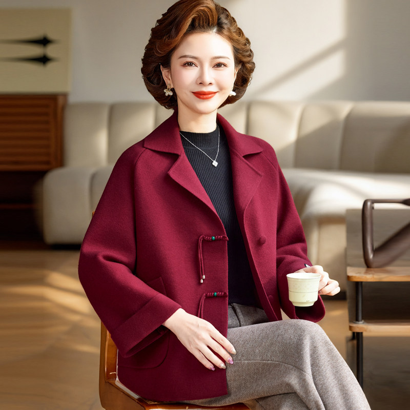 喜婆婆妈妈秋冬装婚宴羊绒短款外套高贵大码中老年女羊毛呢大衣女