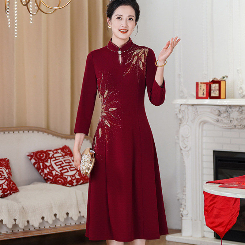 喜婆婆婚宴装2026新款结婚妈妈婚宴礼服遮肚子改良旗袍连衣鱼尾裙