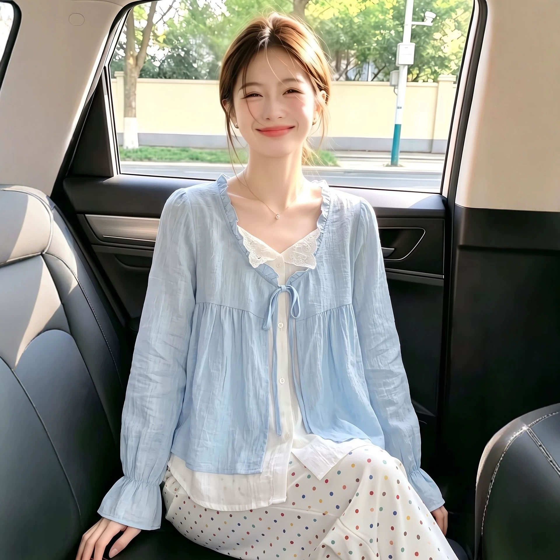 木耳边v领喇叭袖衬衫女春季设计感甜美娃娃衫假两件上衣