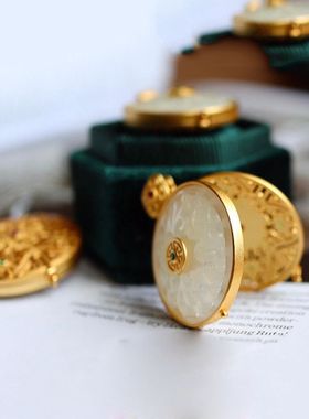 新中式古风国潮个性饰品时尚个性天然镂空白石乌盒设计感吊坠女款