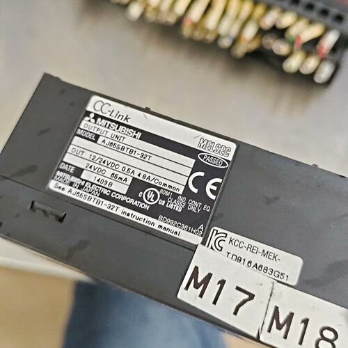 议价三菱端子排型号AJ65SBTB1-32D成色不错质量可可维修