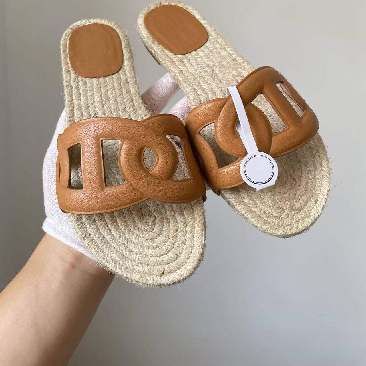 2025新款夏季中古风凉拖鞋猪鼻子草编拖鞋老钱度假风真皮底