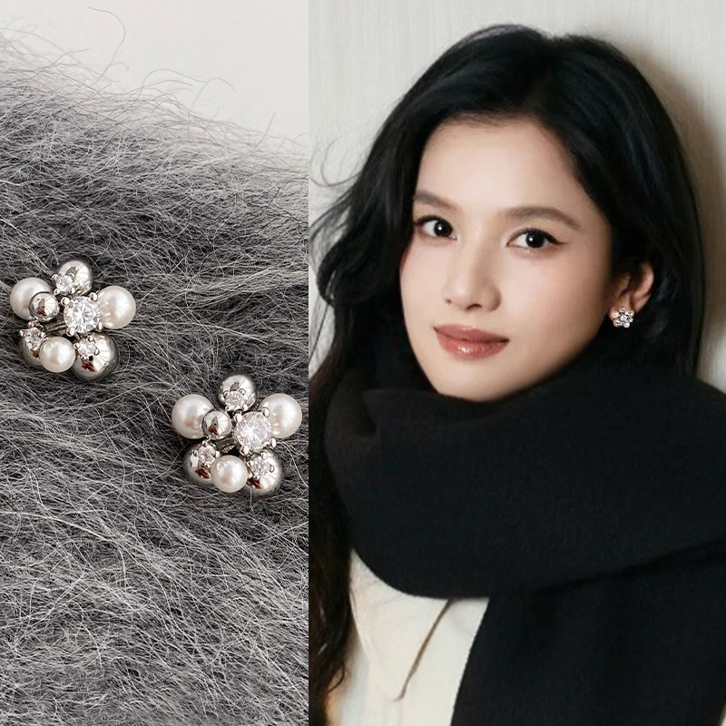清冷感韩系银色花球耳环女轻奢高级感耳钉简约精致珍珠款秋冬耳饰,饰品/流行首饰/时尚饰品新,耳环,淘宝优惠券,粉丝福利购,淘宝优惠卷