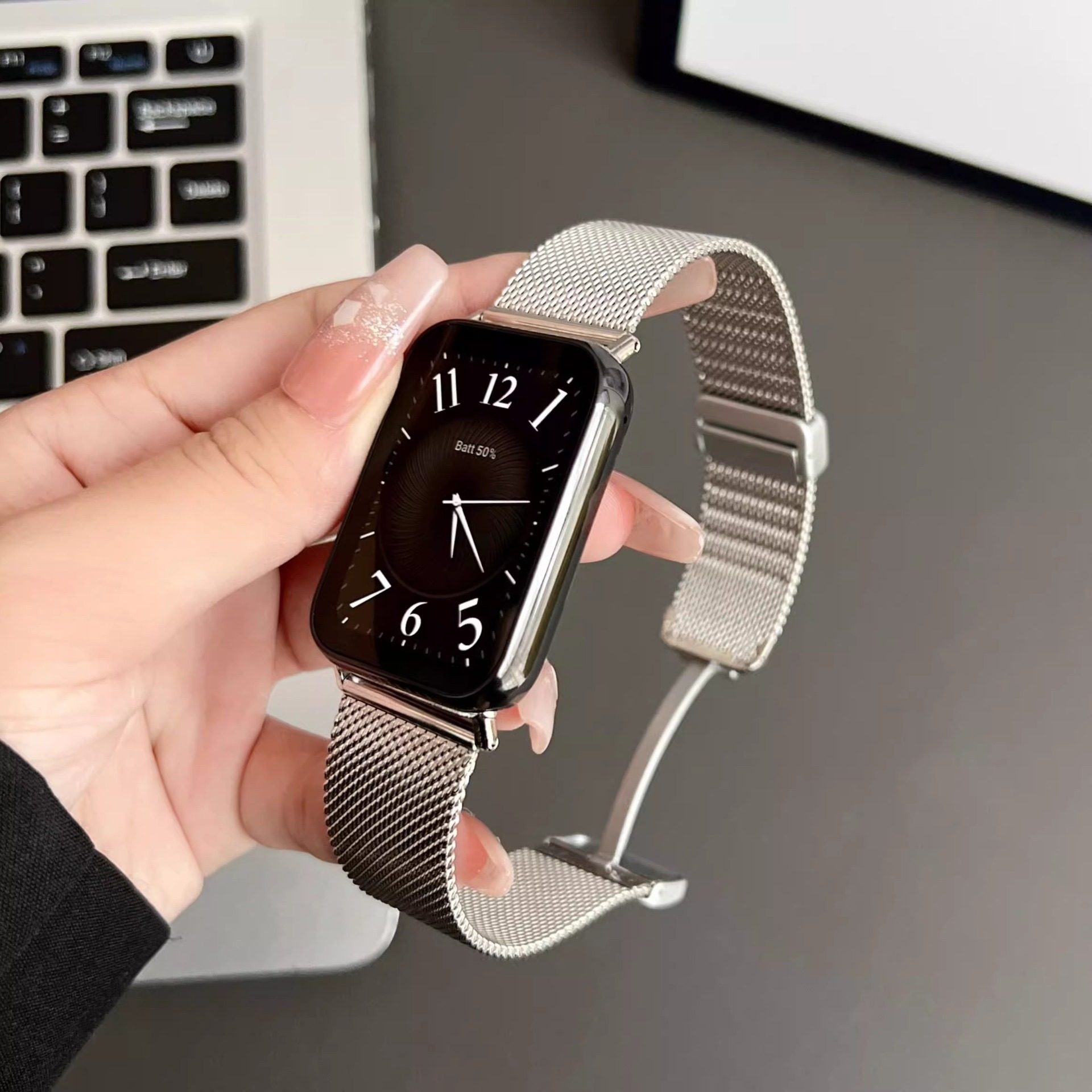 适用红米watch6/5手表带米兰尼斯磁吸折叠扣腕带小米手环8/9pro夏