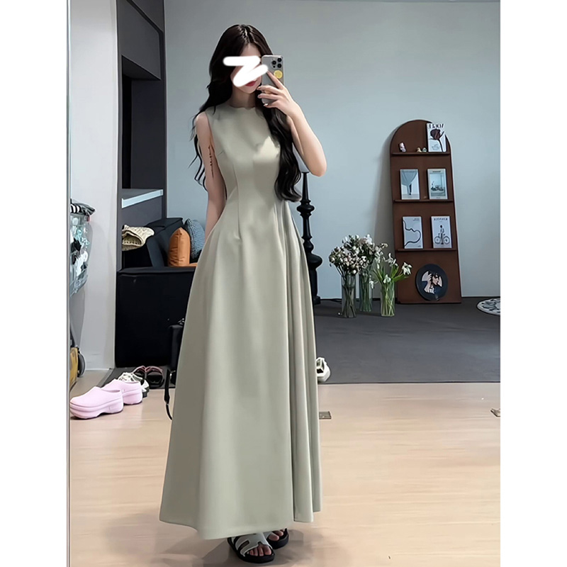 法式气质绿色连衣裙子女夏季2025新款高级感无袖背心收腰显瘦长裙