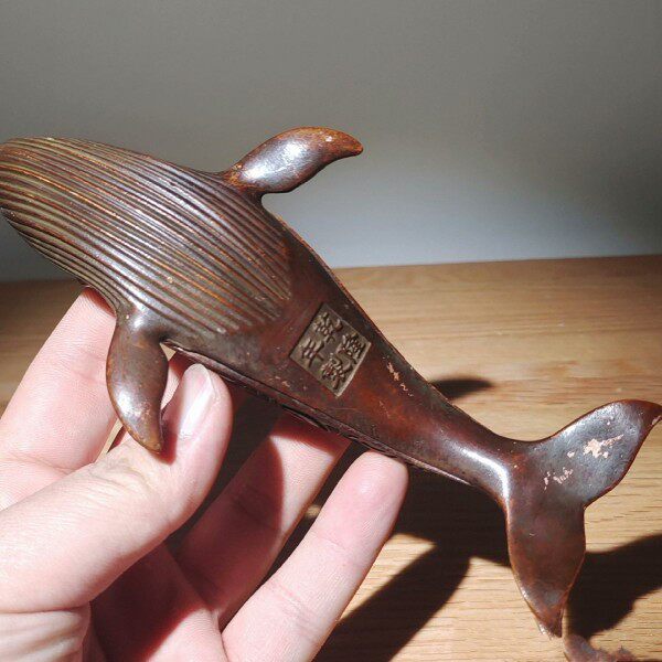 골동품 및 기타 수평 오래된 구리 고래 아로마 테라피 난로 향 버너 주조 페인트 라인 집 작은 고래 장식품