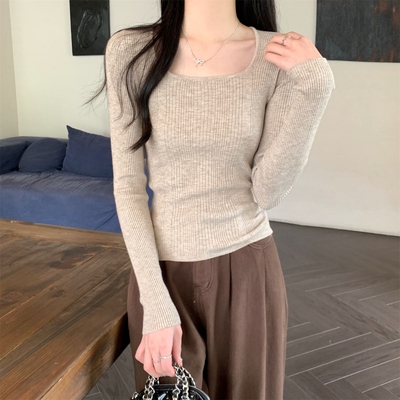 轻熟简约风方领长袖针织衫